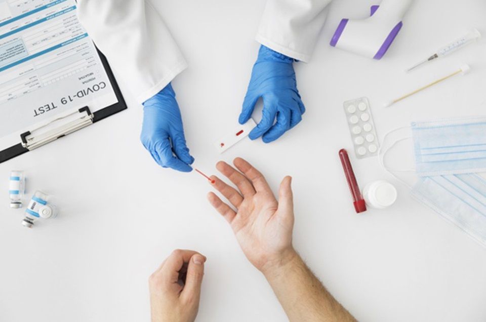 Anvisa alerta que testes para diagnóstico de Covid-19 não atestam proteção vacinal