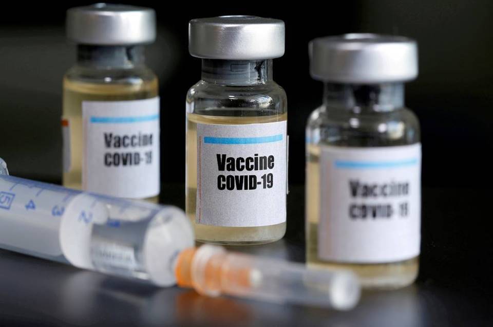 Coronavírus: farmacêuticos são voluntários para testar vacina