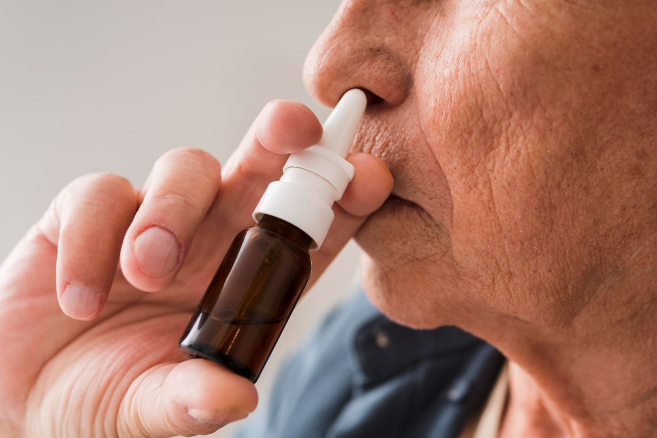 Covid-19: novo spray nasal reduz 99% da carga viral 