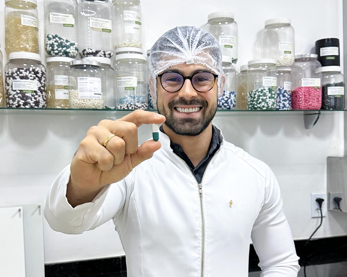 Farmácia de manipulação é confiável e especialista explica como garantir segurança