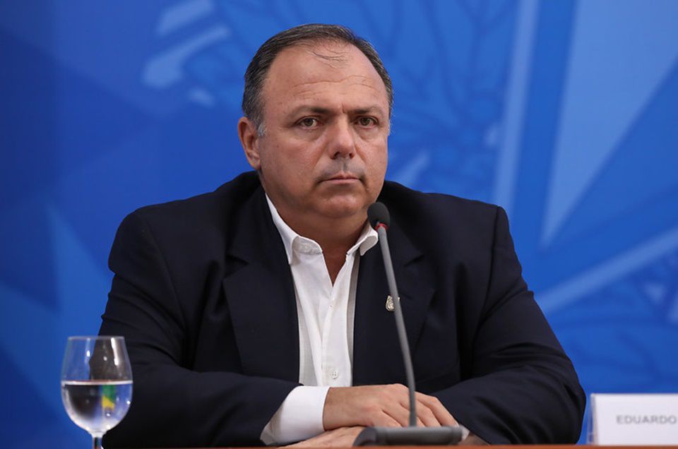 General é efetivado como ministro da Saúde