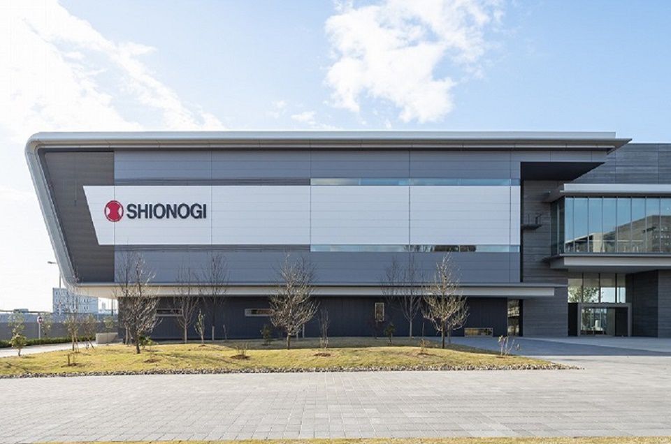 Indústria farmacêutica deve lançar medicamento oral para tratar Covid-19