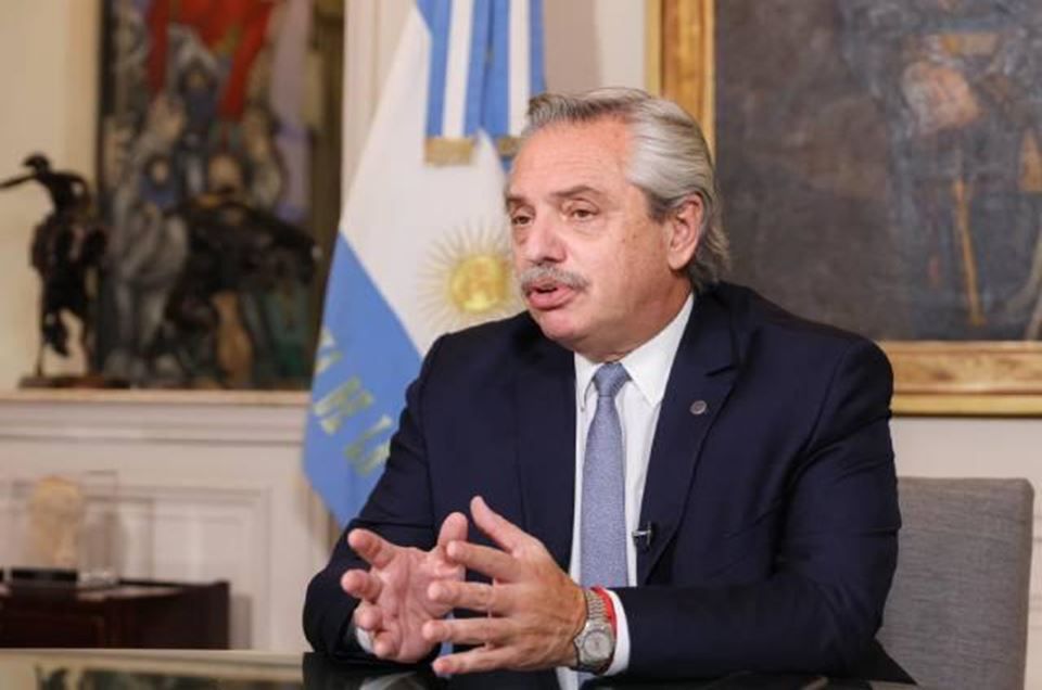 Mesmo vacinado, presidente argentino testa positivo para Covid-19