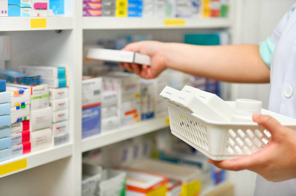 Redes afirmam que vão faltar medicamentos se o preço não aumentar