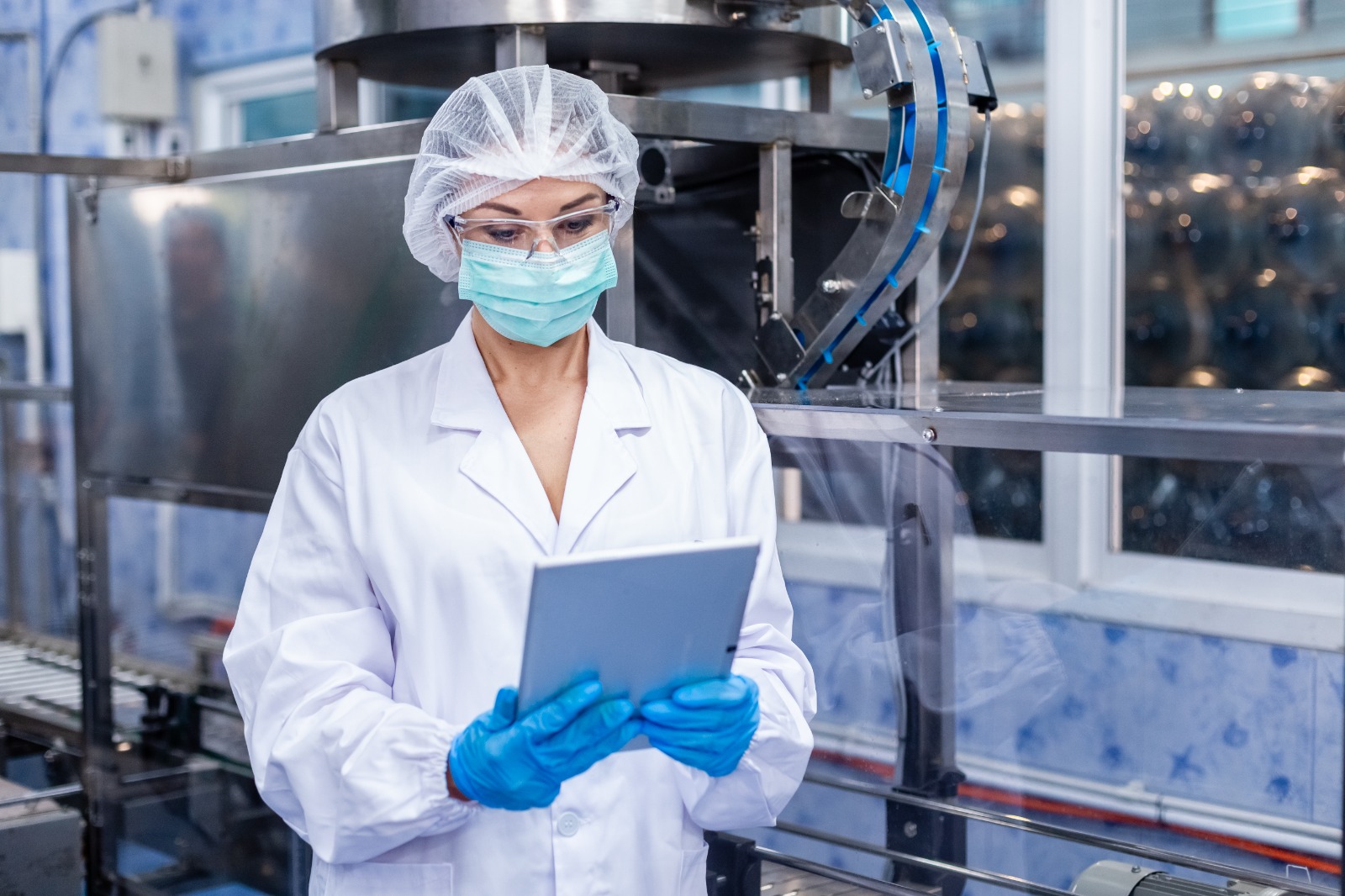 Revisão da Qualidade do Produto fortalece controle e aprimora processos na indústria farmacêutica