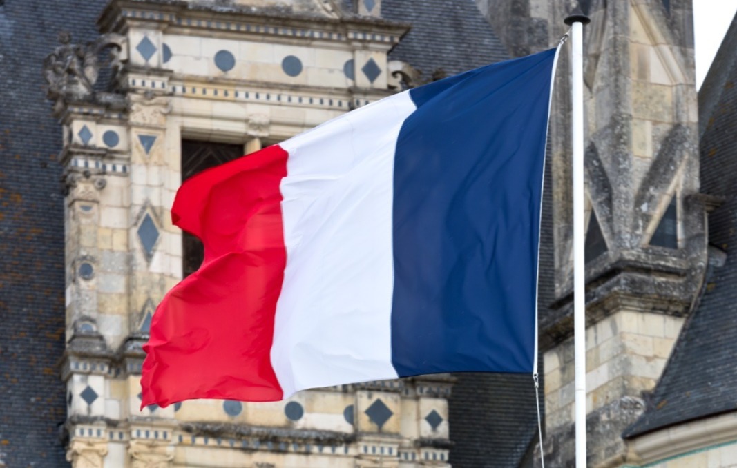 Tribunal francês condena Indústrias Farmacêuticas por negligência em medicamento hormonal associado a tumores cerebrais