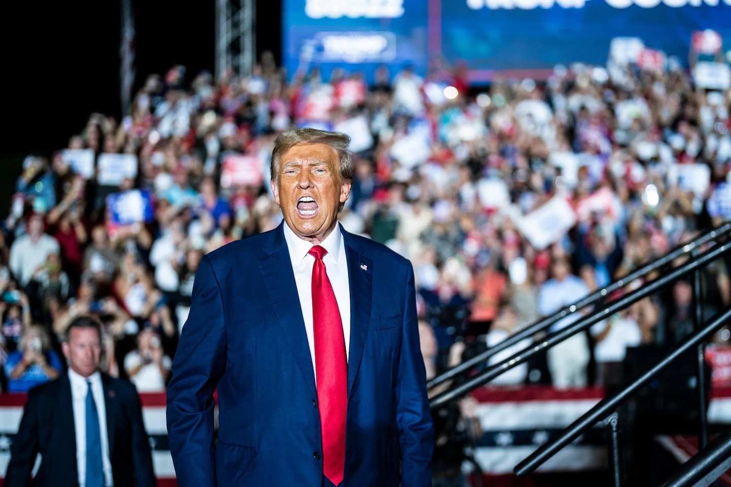 Trump interrompe distribuição de medicamentos anti-HIV e põe vidas em risco nos países pobres