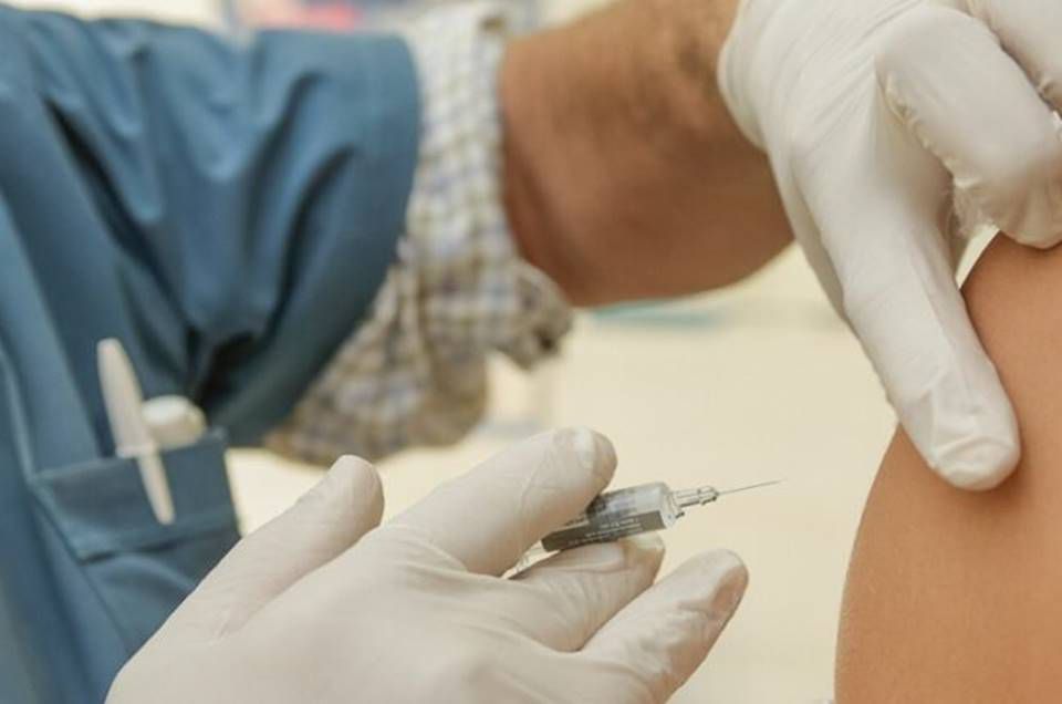 Vacina contra Covid-19 começa a ser produzida neste final de semana no Brasil