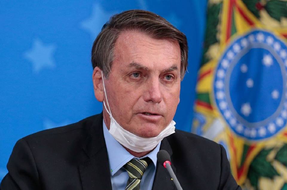 Vídeo: Bolsonaro teme ser envenenado por farmácias de manipulação