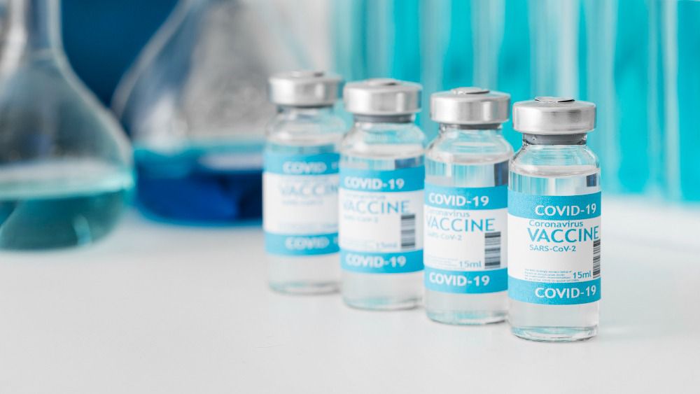 Covid: Pfizer diz que vacina atualizada é eficaz contra variante EG.5