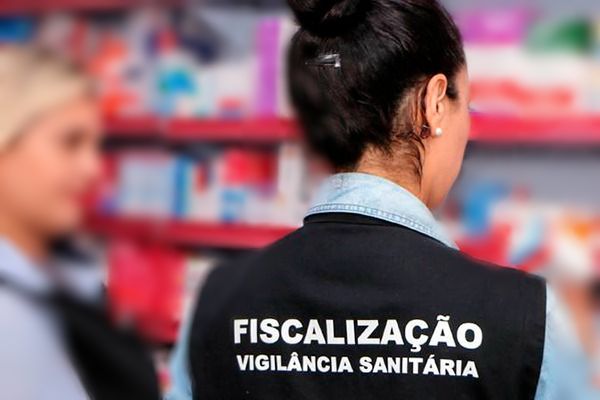 Anvisa intensifica fiscalização e interdita farmácias de manipulação pelo país 