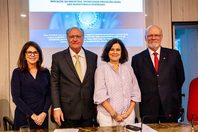 Ministra da Saúde participa de lançamento de nova plataforma com dados de patentes de medicamentos