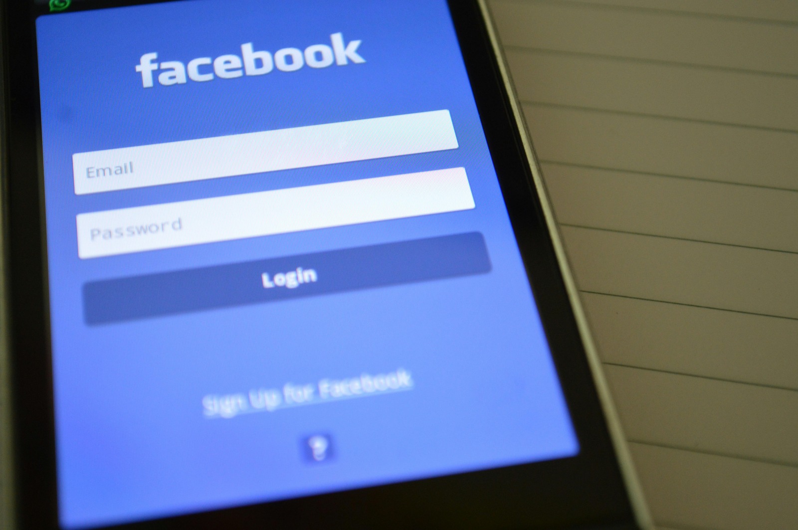 Indústria farmacêutica adere a boicote ao Facebook