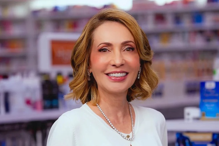 Claudia Conde transformou uma pequena farmácia em um império de R$ 1,7 bilhão