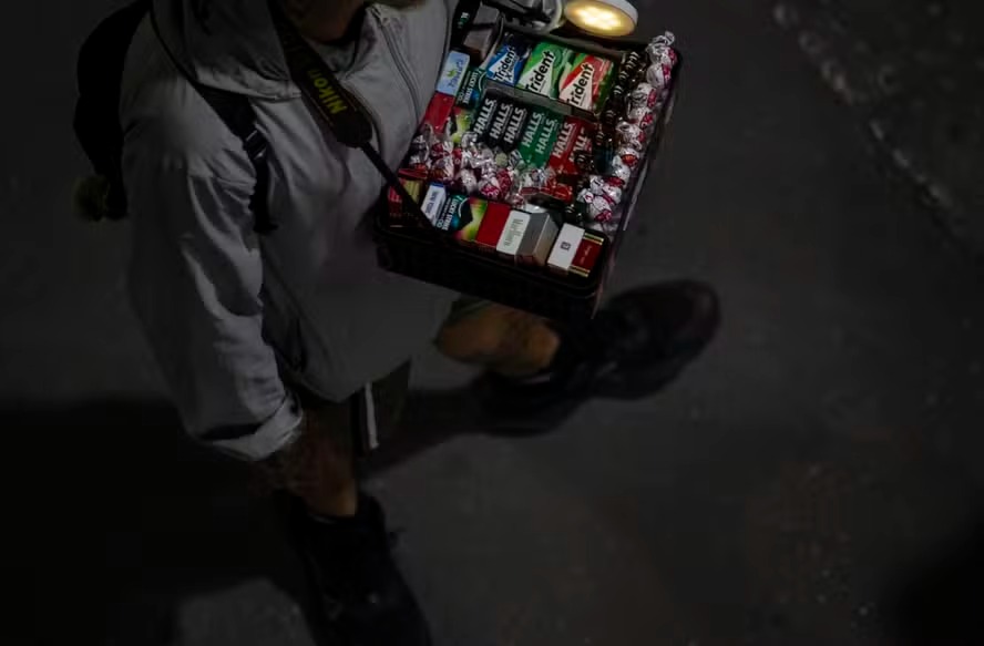 Venda ilegal de tadalafila chega as praias do Rio, estádios, academias e trens.