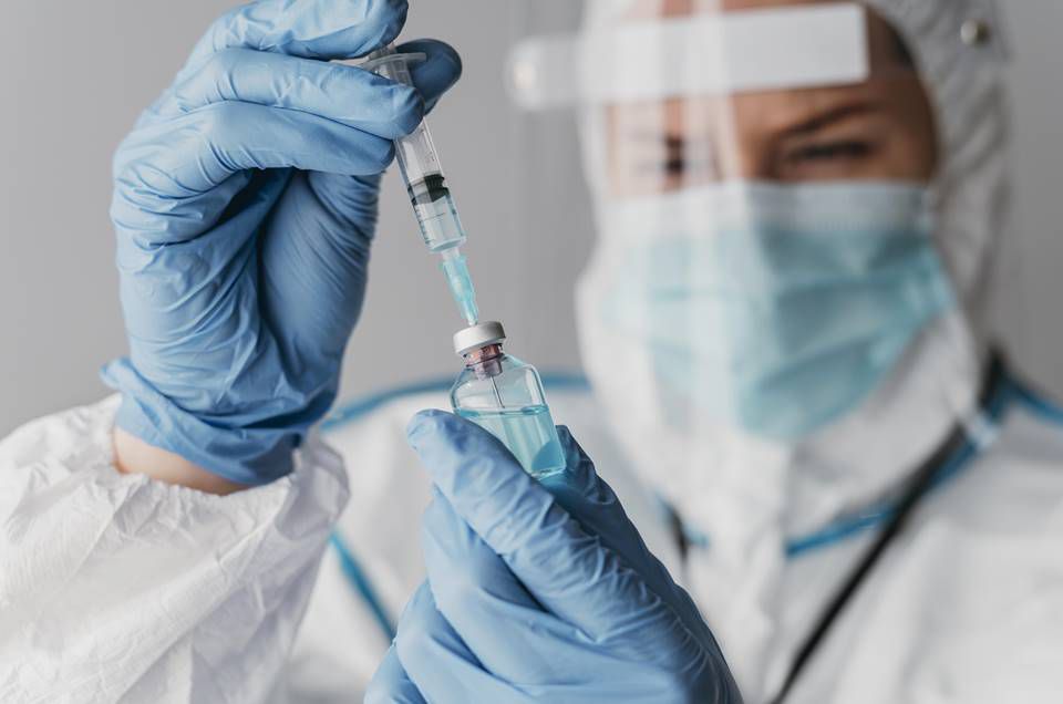 Cientistas avançam na busca de uma supervacina contra o coronavírus