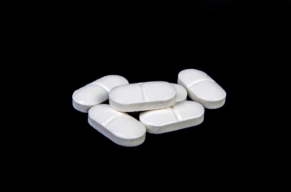 Estudo israelense sugere que ibuprofeno não agrava sintomas da Covid-19