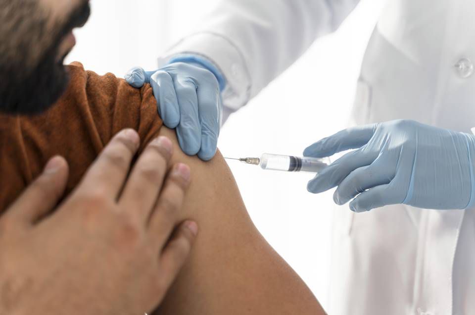 Fake News: vacinação particular contra Covid-19 em farmácias é falsa