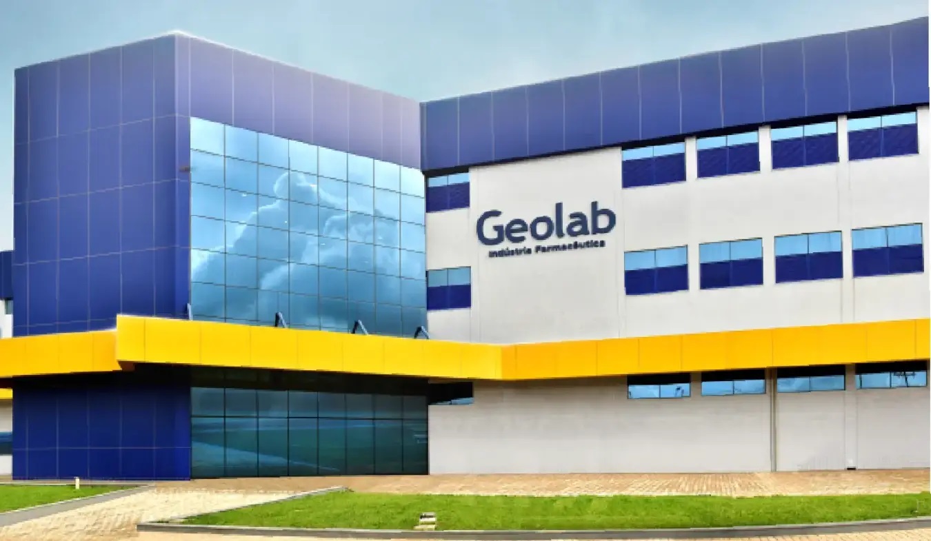 Geolab investe R$ 100 milhões em P&D e gera oportunidades para farmacêuticos