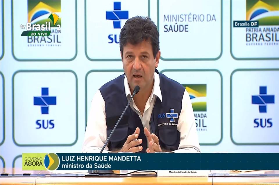 Ministro da saúde fala aos farmacêuticos: 