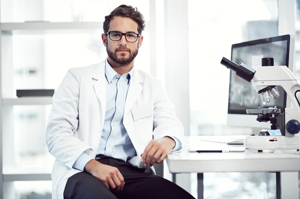 A CARREIRA DO CIENTISTA FARMACÊUTICO 