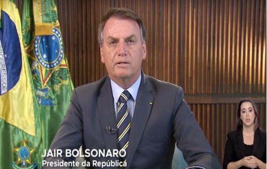 Bolsonaro extingue cargo de farmacêutico no Ministério da Saúde