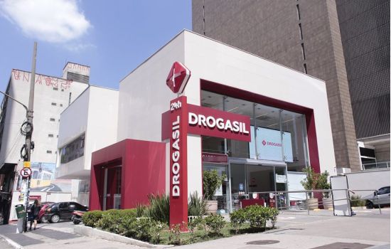 Raia Drogasil estará presente em todo o Brasil ampliando oportunidades a farmacêuticos