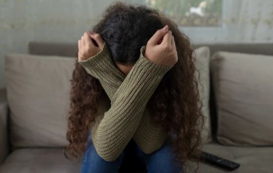 Deficiência de vitamina B12 pode confundir sintomas e agravar quadros de saúde mental
