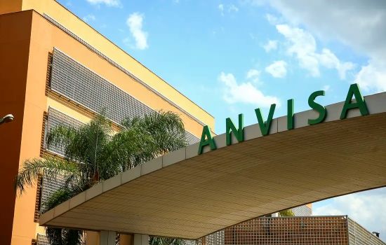 Mudança na fila da Anvisa pode favorecer gigantes farmacêuticas