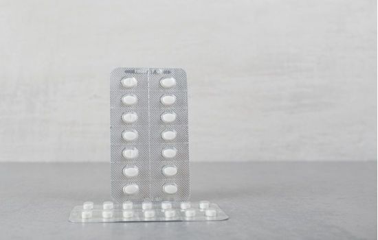 Universitários criam blister de medicamento biodegradável