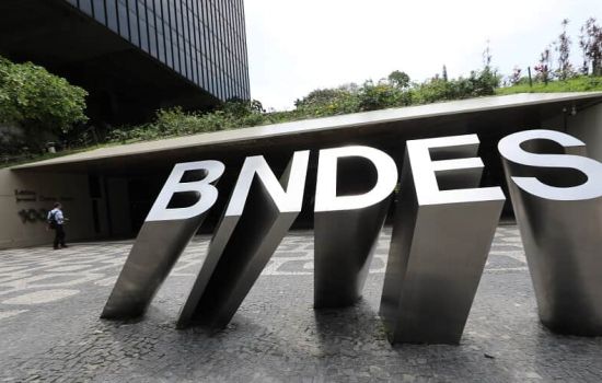 BNDES aprova valor recorde para inovação na indústria farmacêutica em 2024