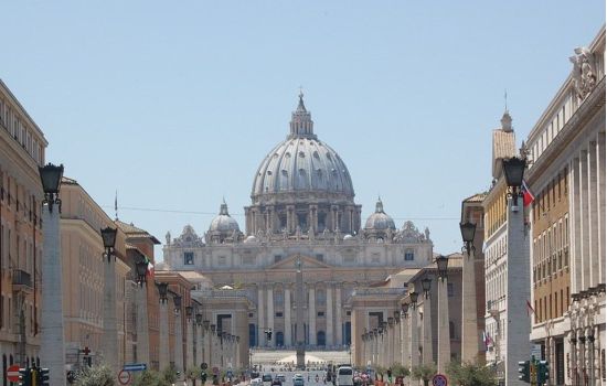 Vaticano investiu R$ 130 milhões em farmacêuticas que produzem a pílula do dia seguinte